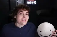 'Minecraft' star Dream meets his screaming fans for first time