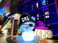 Mall brightens festive days with gifts, activities