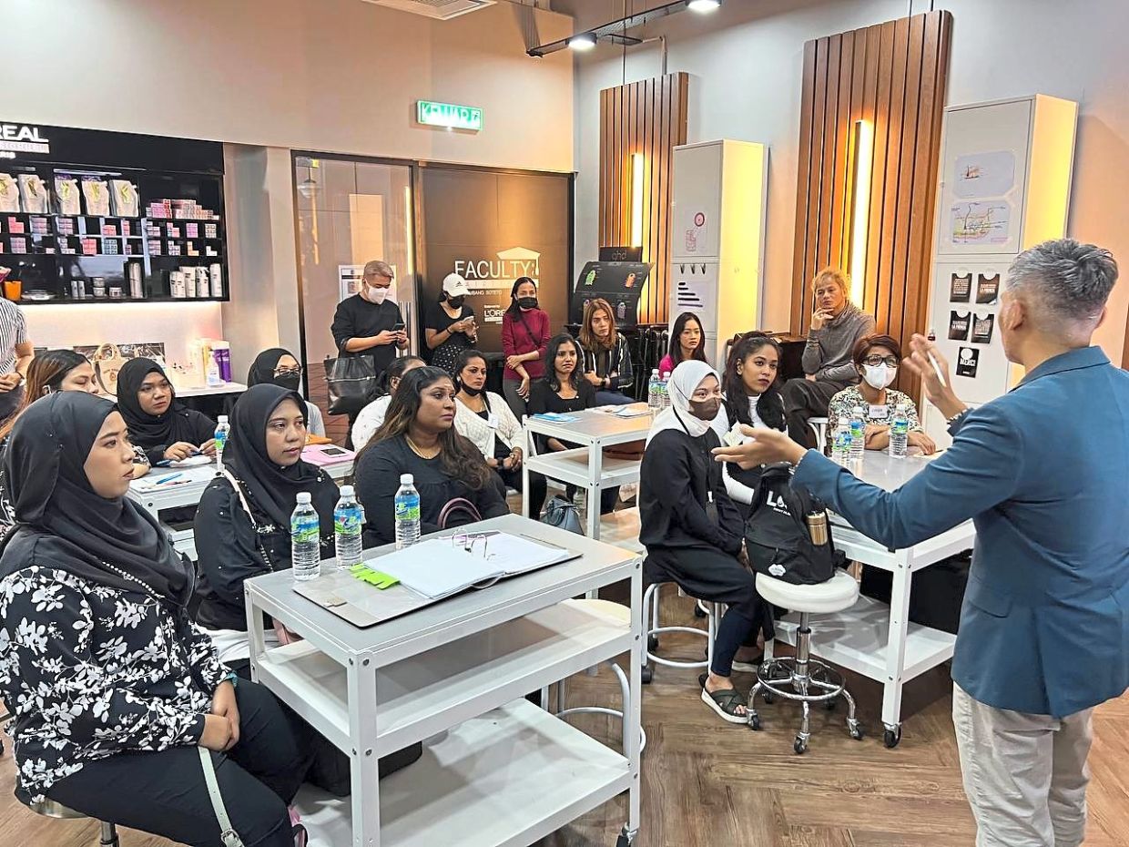Participants having classes at Bambang Soteto's Faculty of Hairtistry. Photo: L'Oreal Foundation