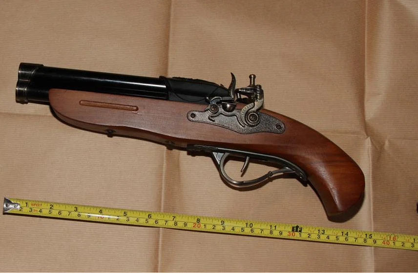 Robbery with gun-shaped lighter: Teen 14, and accomplice charged - Vimarsana News