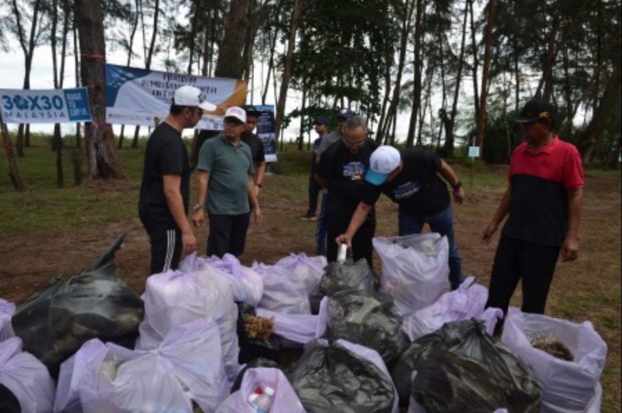 Over 500kg of rubbish collected from Kuantan beach The Star