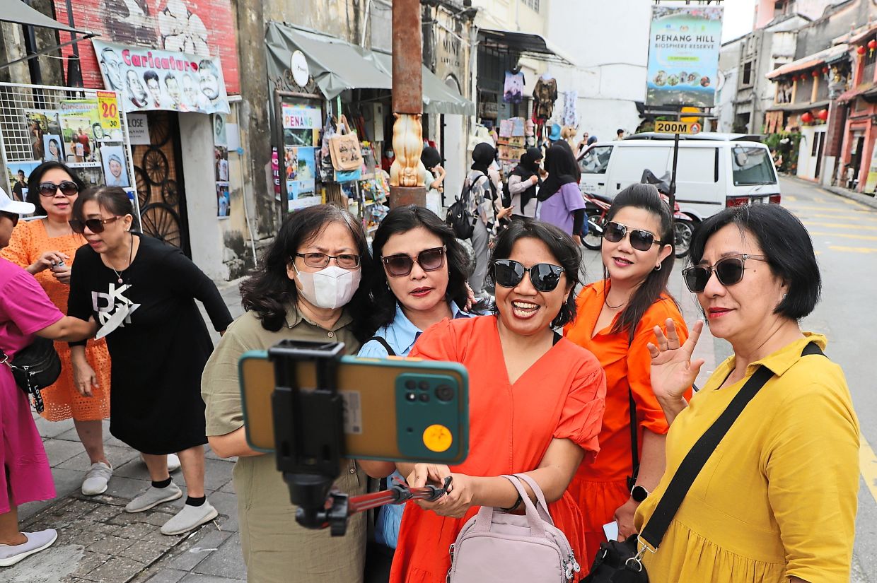 Penang tourists spots still packed with holidaymakers | The Star