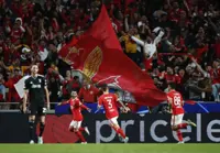 Soccer-Benfica end Juve's Champions League hopes in seven-goal thriller