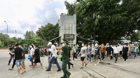 Hundreds of Vietnamese workers return home from Cambodia - Vimarsana News