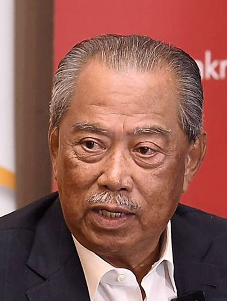 Muhyiddin: Had earlier warned the government that its failure to give urgency in dealing with the lack of foreign labour in the country would risk derailing the economy.