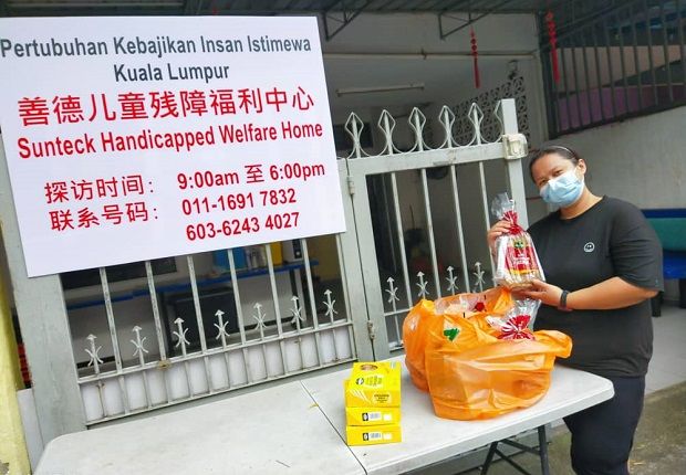 Rainbows Health Food collaborates with The Lost Food Project to rescue tons of surplus food and other products from landfills and feed urban poor families.