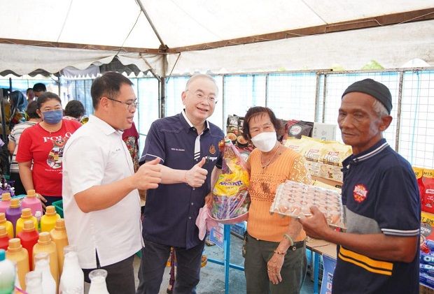 Keluarga Malaysia sales programme a boon to the people, says Dr Wee - Vimarsana News