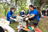 Diving into mission to clean up beaches, ocean