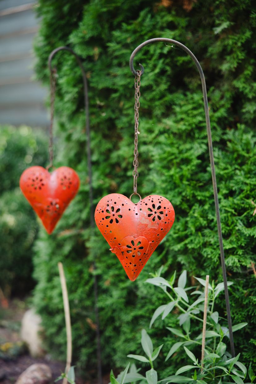 A father and daughter from Lower Saxony, Germany, have undergone three heart transplants over the years.