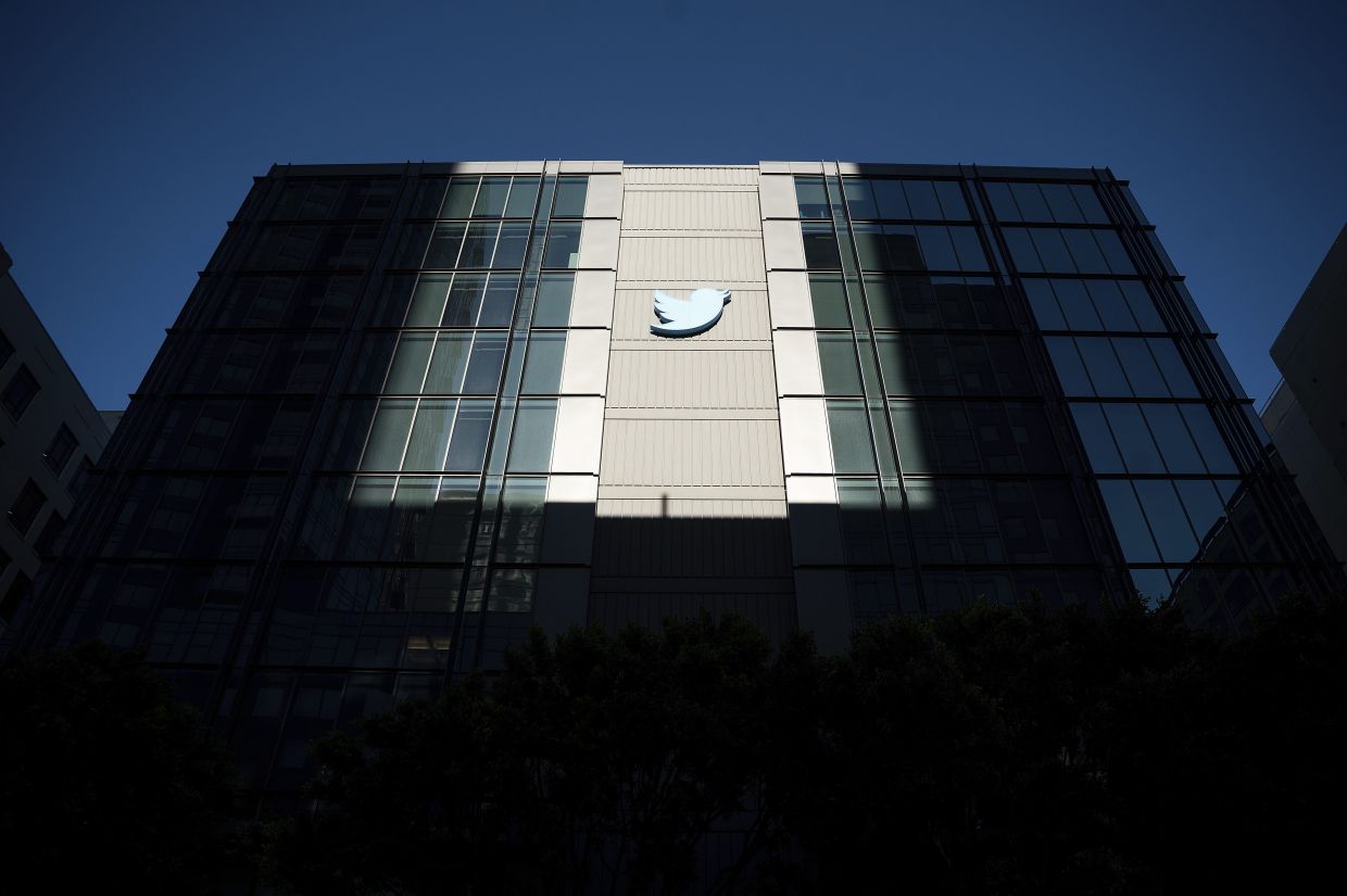 Twitter sued for mass layoffs by Elon Musk without enough notice - Vimarsana News