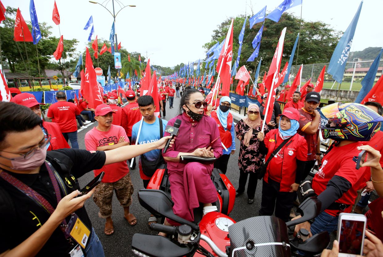 GE15: Diva AA backs out of Gombak fight, says late mother told him not to contest | The Star