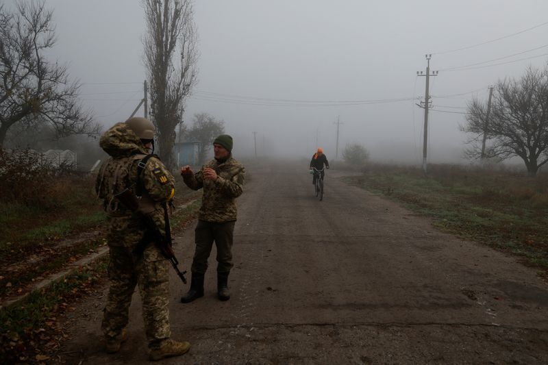 Frontline Ukrainian hamlet enjoys blast-free night for first time since February - Vimarsana News