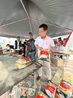 Folk snap up groceries at subsidised price in Sungai Besar