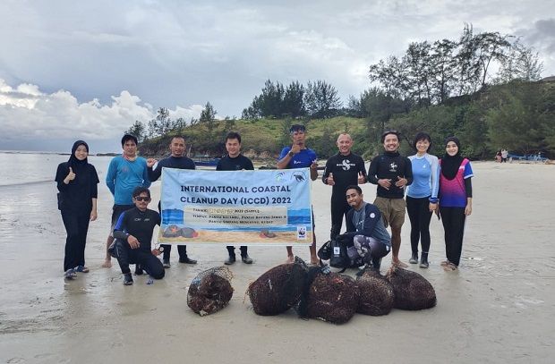 Volunteers clear over 36kg of 'ghost nets' from waters off Tanjung Simpang Mengayau - Vimarsana News