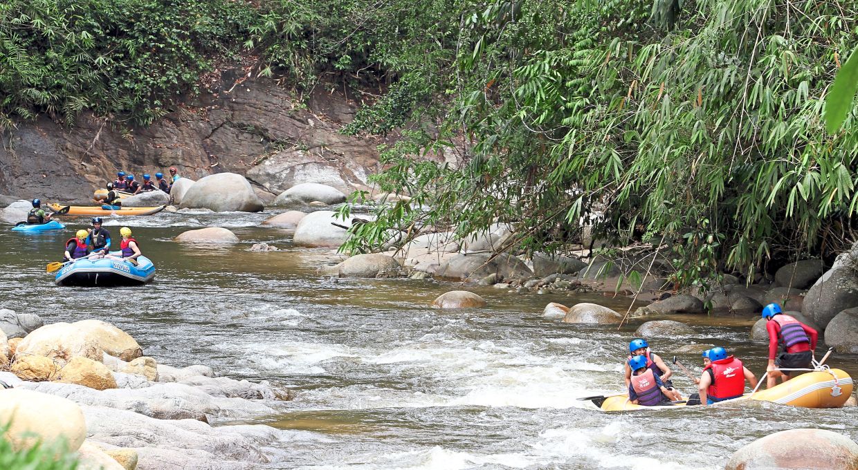 Whitewater rafting is among the popular outdoor activities in Gopeng that attracts many tourists. — Filepic