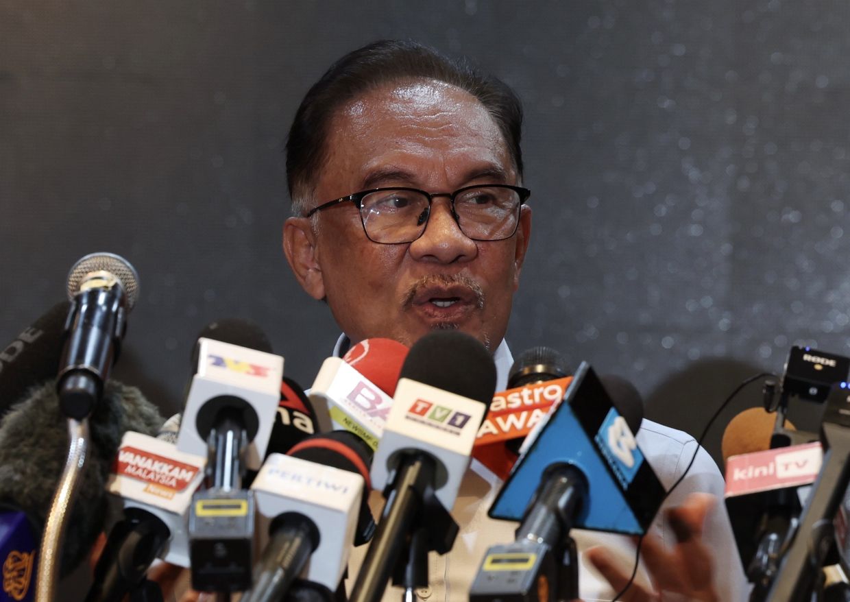GE15: Pakatan has exceeded 112-seat requirement for simple majority, says Anwar - Vimarsana News