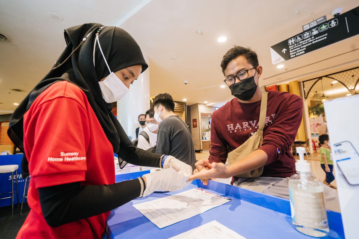 Free glucose tests were available at the KNOW Diabetes Fair organised by Sunway Healthcare Group.