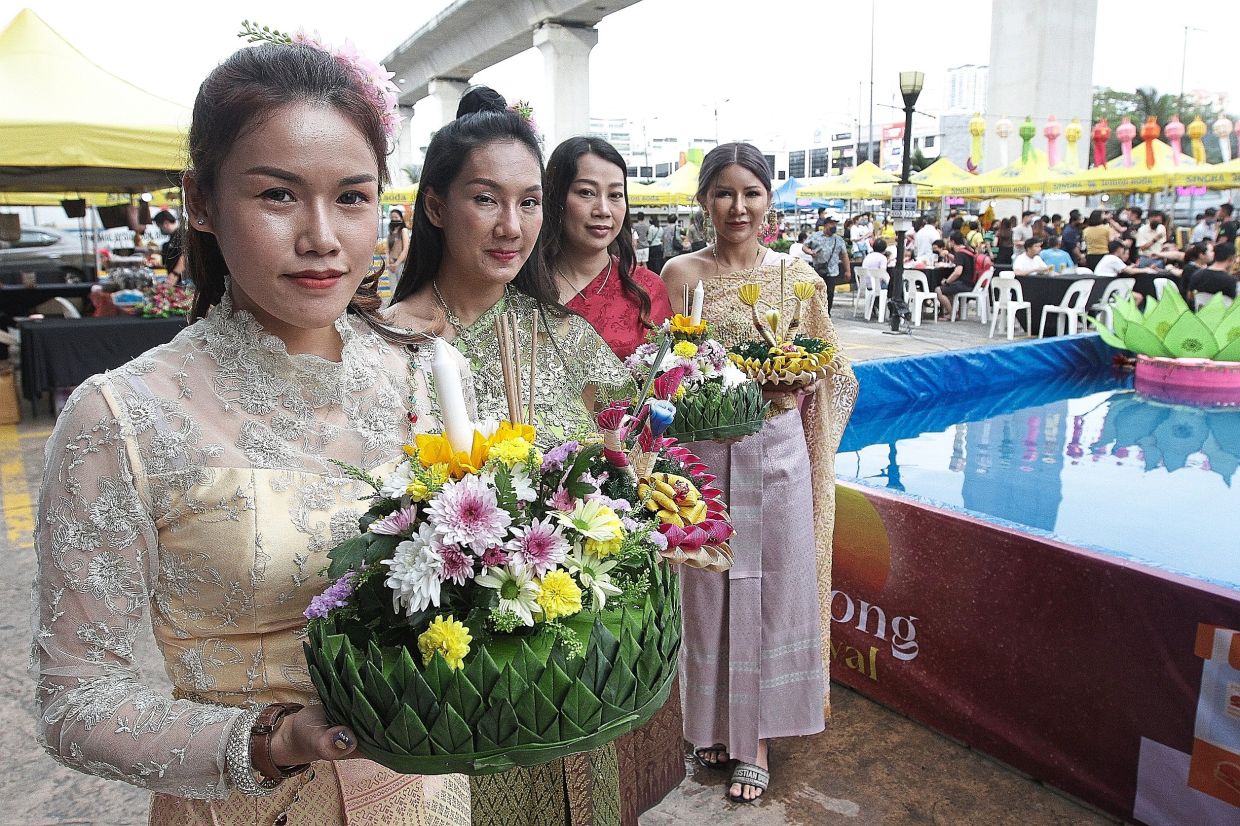 Get into spirit of Loy Krathong fest - Vimarsana News