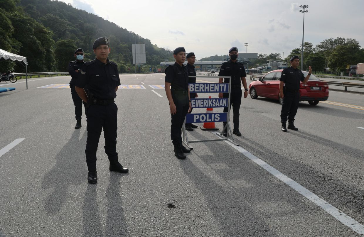 Photo gallery Police roadblocks being set up nationwide The Star