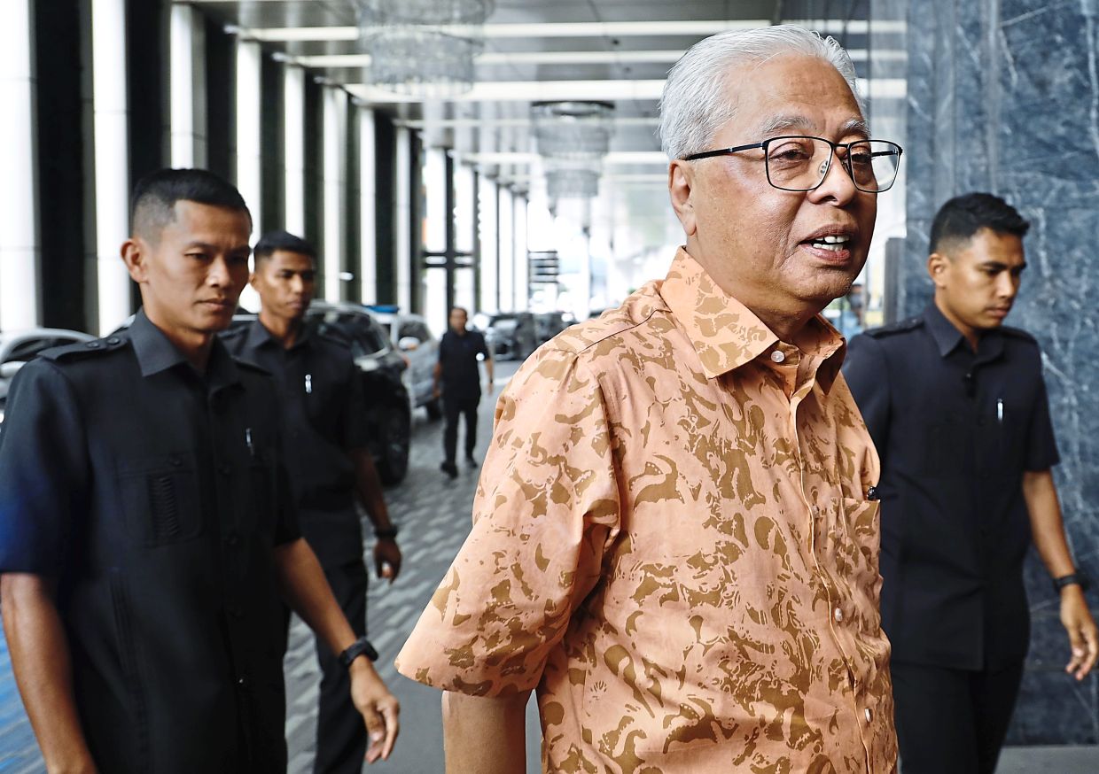 Barisan MPs in the centre of drama - Vimarsana News