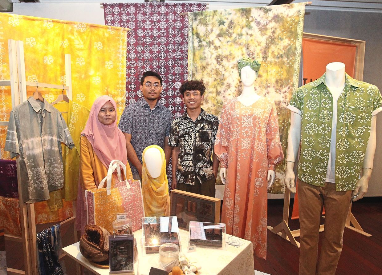 Batik Alternative by Ecovs, a group formed by Najwa Ma’aris, Alif Naquiddin Abd Halim and Muhammad Nur Ammin.