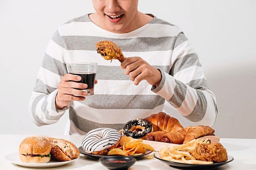 One group of people who may need orthomolecular treatment are those who consume mainly one type of food, e.g. fast food. — 123rf.com