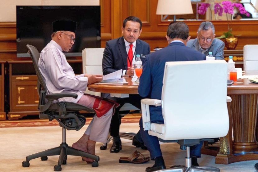 Walk the talk, no court cluster, PM told - Vimarsana News