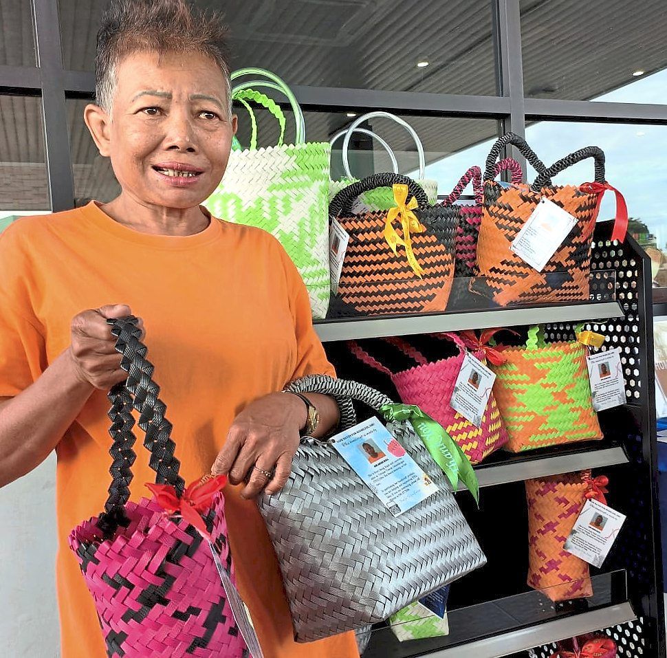 Homeless but happy that baskets are a hit - Vimarsana News