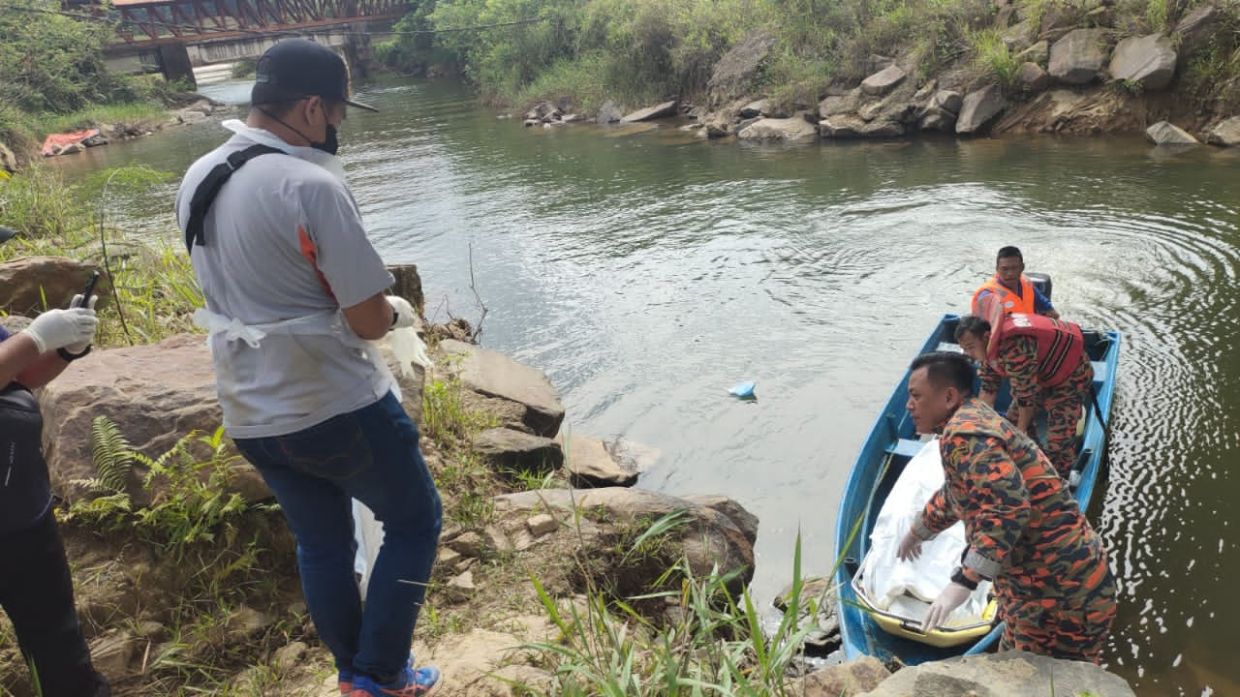 Body of man who fell off Tenom bridge found after six days | The Star