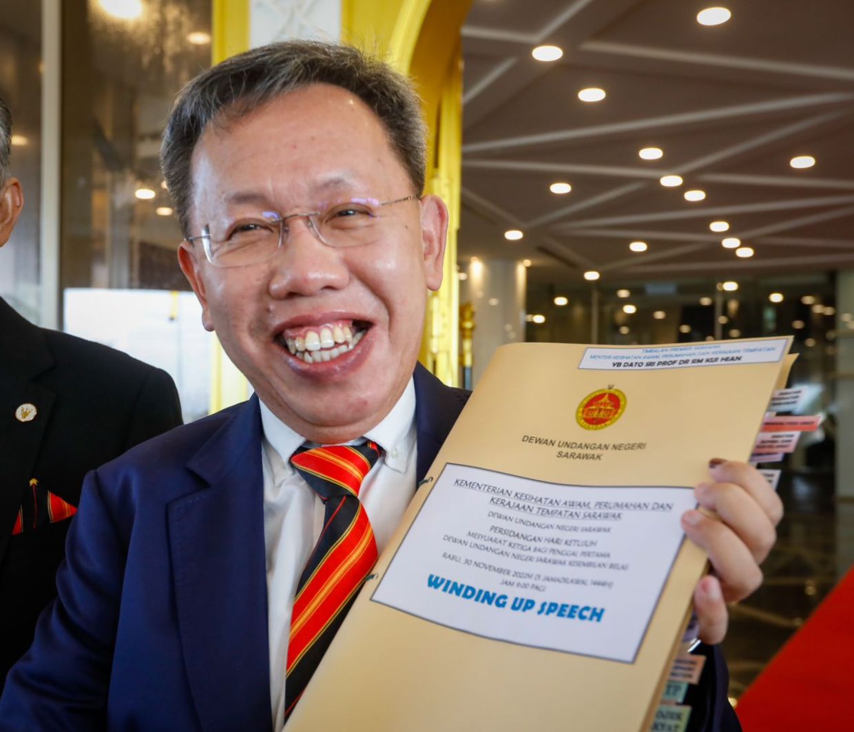 Sarawak Deputy Premier Datuk Seri Dr Sim Kui Hian with his winding-up speech at the state legislative assembly on Wednesday (Nov 30). - ZULAZHAR SHEBLEE / The Star 