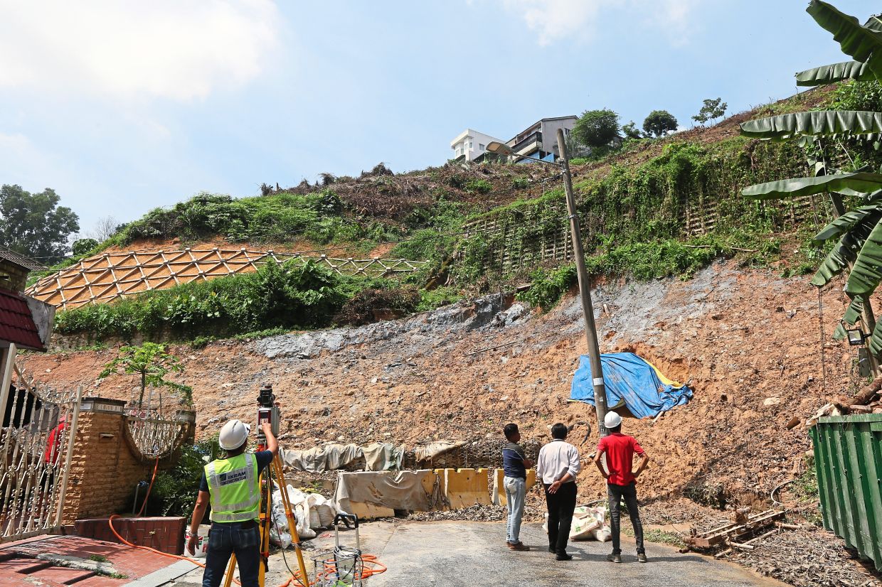 More than 30 locations nationwide at risk of landslides - Vimarsana News