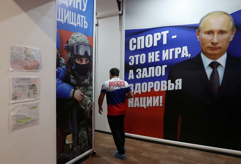 Ukraine conflict spurs some Russians to seek Kalashnikov training - Vimarsana News