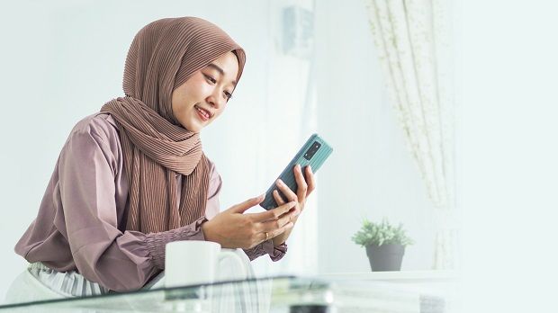 Malaysians can now transfer money overseas at their fingertips by simply downloading the Singtel Dash app.