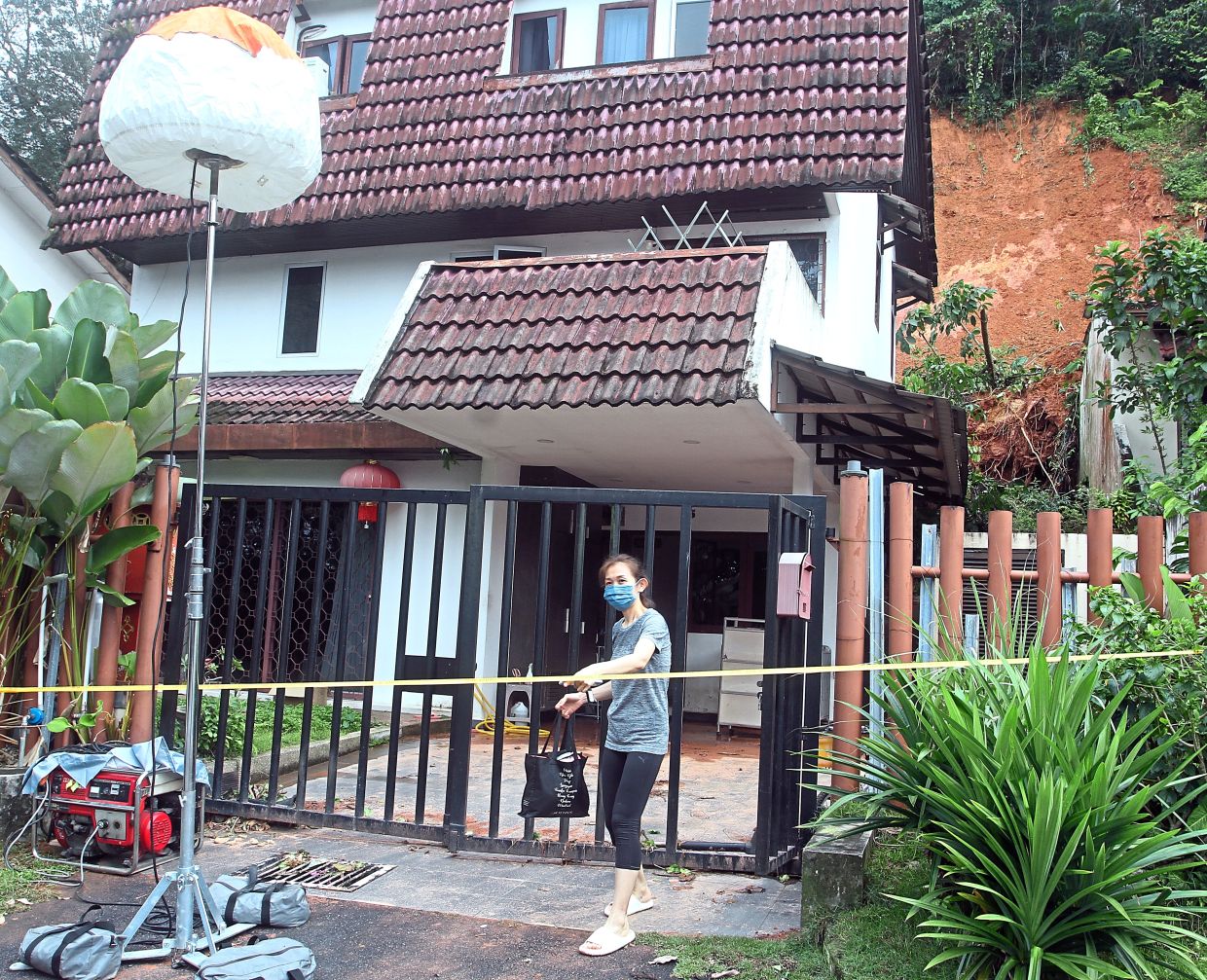 Owners of houses hit by landslide to be briefed - Vimarsana News