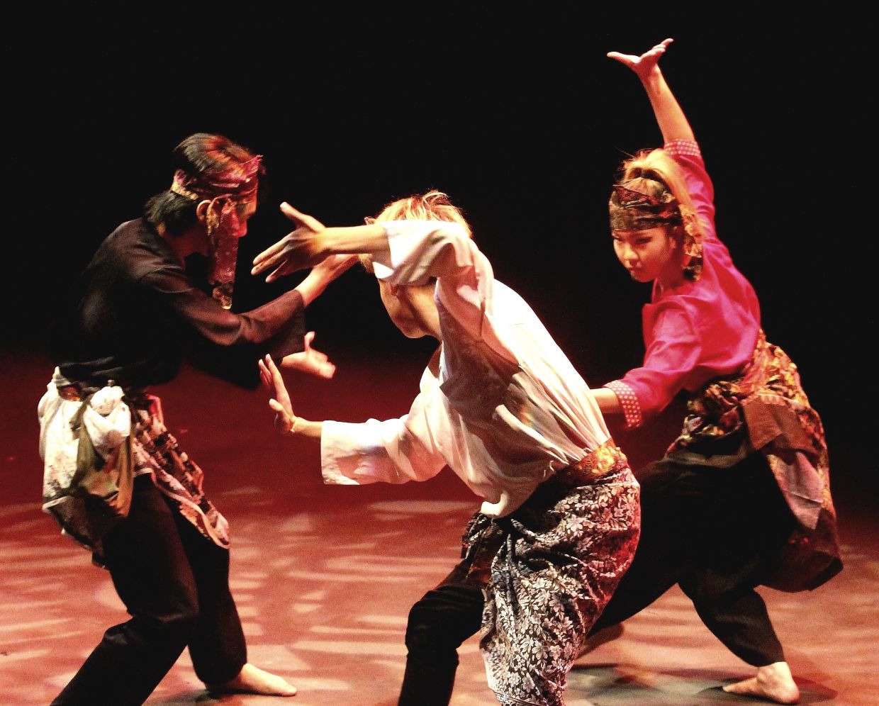 Local artists make headway with stage production of 5: 4: 3: 2: 1 and Action - Vimarsana News