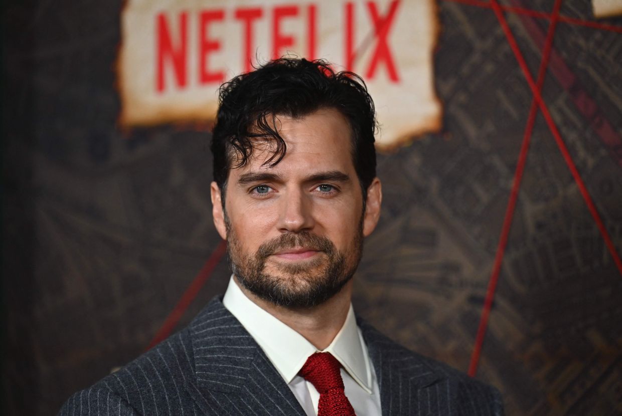 Henry Cavill - Superman's Henry Cavill Interview