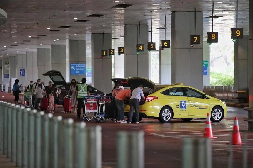 Singapore Temporary hikes of taxi airport surcharge, distancebased