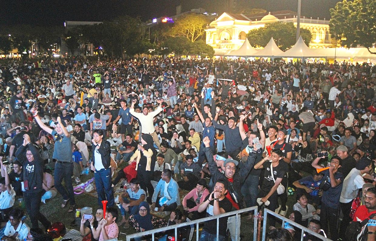 Fans having a ball, even after the World Cup - Vimarsana News