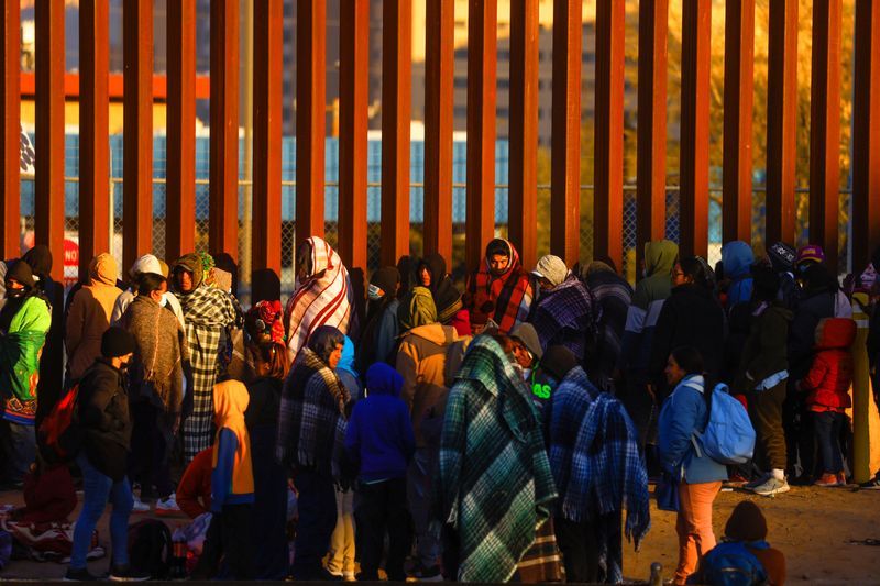'We're waiting': Migrants throng U.S.-Mexico border in asylum limbo - Vimarsana News
