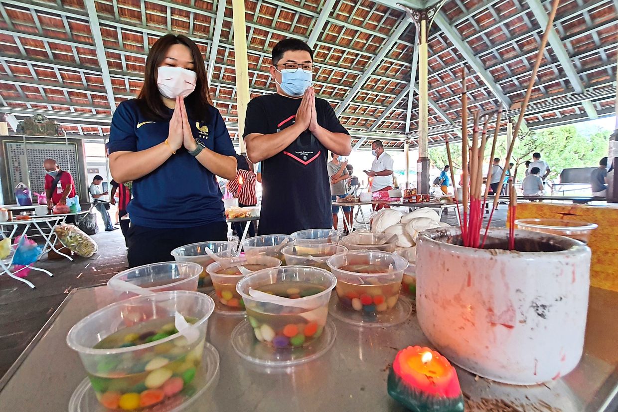 Honouring the dearly departed - Vimarsana News