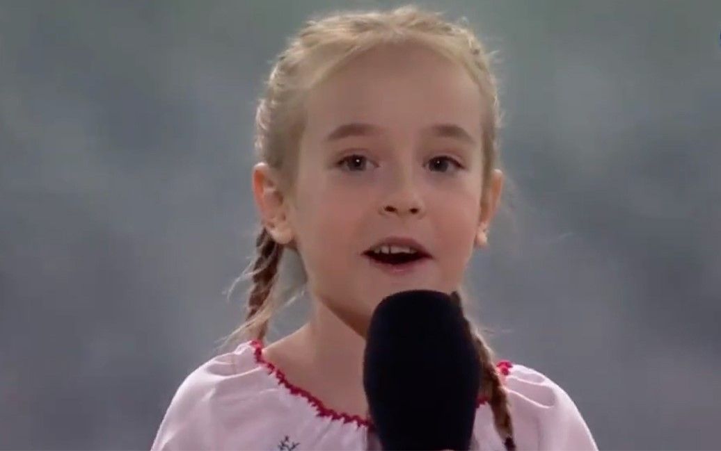 8-year-old Ukrainian girl whose performance went viral was surprised by 'Frozen' theatre cast - Vimarsana News