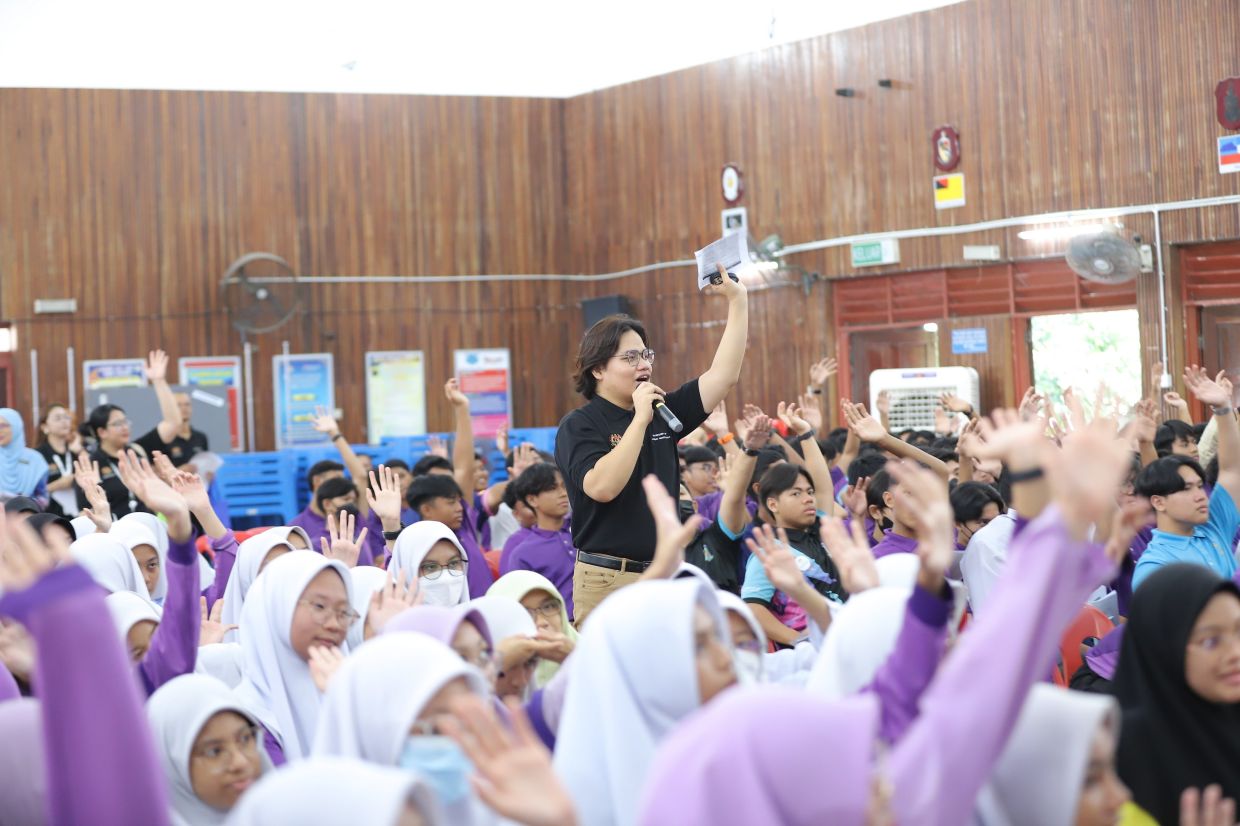 TalentCorp at one of its YES! Rock the School events, a programme to create early awareness on employability and nurture young talents in the school space, focusing on students and counsellors. This initiative is supported by the Education Ministry.