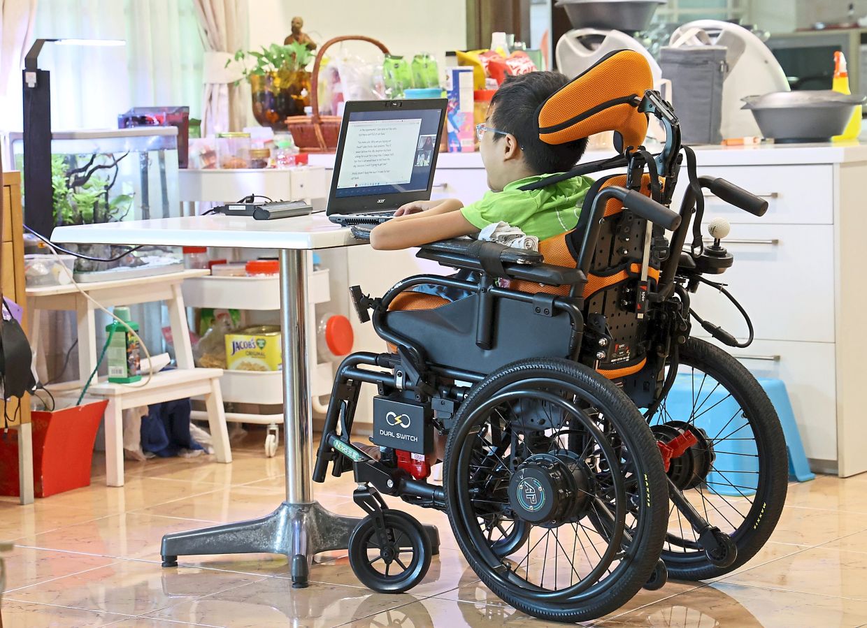 Branden’s physical abilities are much improved after starting treatment for his condition. For example, he can now sit supported for much longer and speak without stuttering, which enables him to attend class and make more friends online.