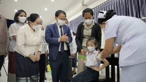 Laos speeds up Covid-19 vaccination to meet target in 2022 - Vimarsana News