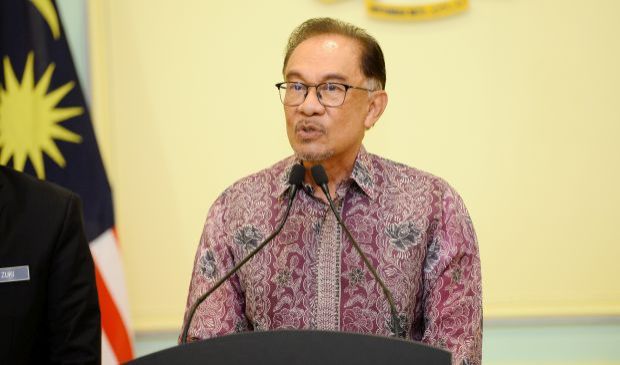 Anwar receives call from Pakistan's PM | The Star