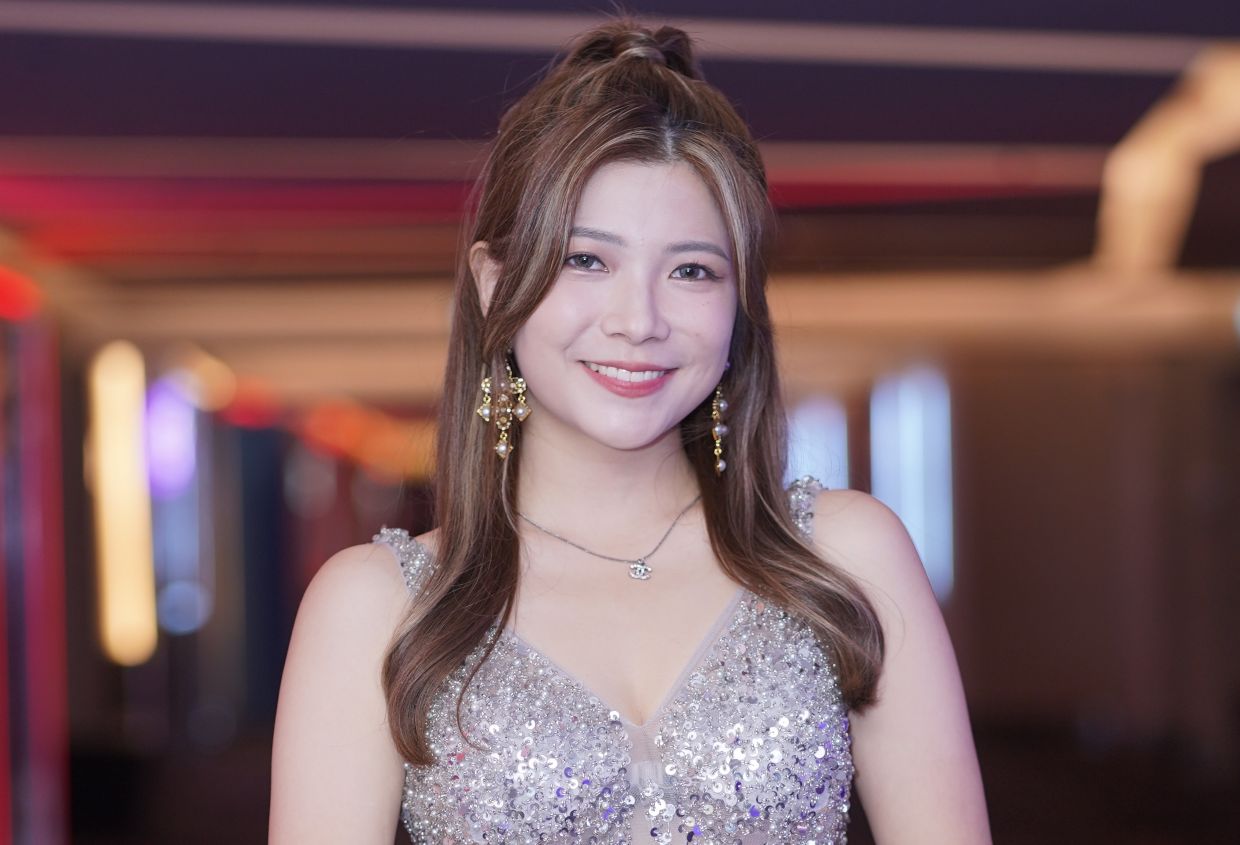 Po Yiu Wong is a member of the Hong Kong girl group, Staries. She recently debuted as an actress in 'Call Me Agent'.