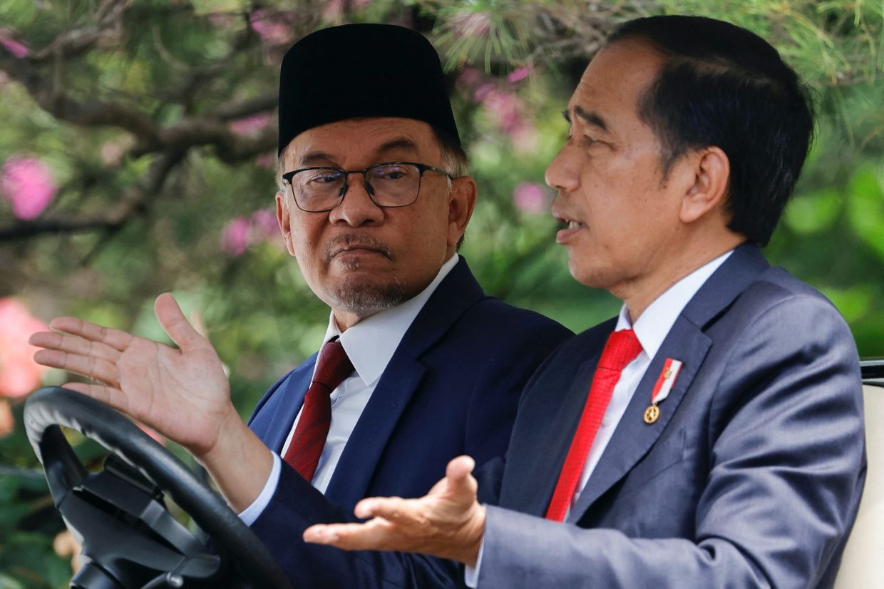 Jokowi flags cabinet changes as Indonesia coalition ties sour - Vimarsana News