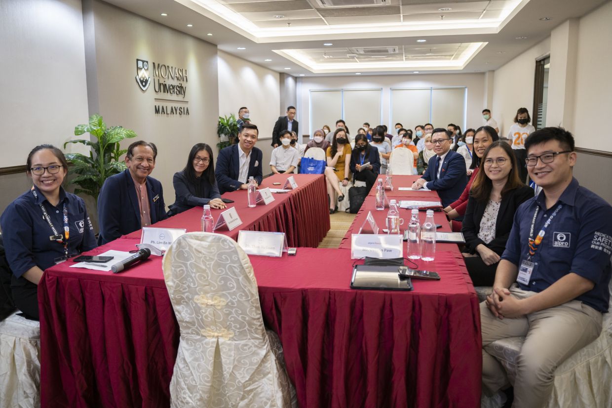 Participating in the roundtable are (around the table from left) Lim, Amrahi, Ng, Seah, Lin, Dr Saw, Foon and Paw. — Alpro