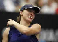 Tennis-Swiatek the favourite as Melbourne Park set for new champion