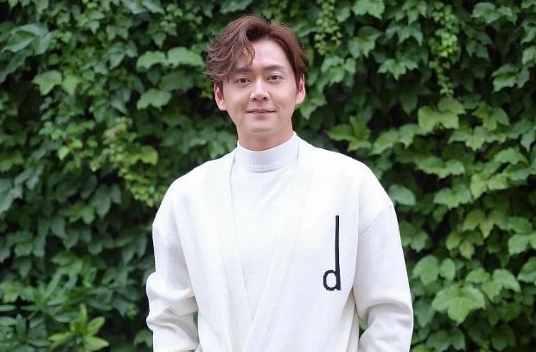Hong Kong actor Owen Cheung needs 7 stitches on forehead after filming accident - Vimarsana News